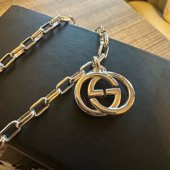 Like New Gucci Sterling Silver Interlocking Pendant Bracelet - Picture 9 of 10
